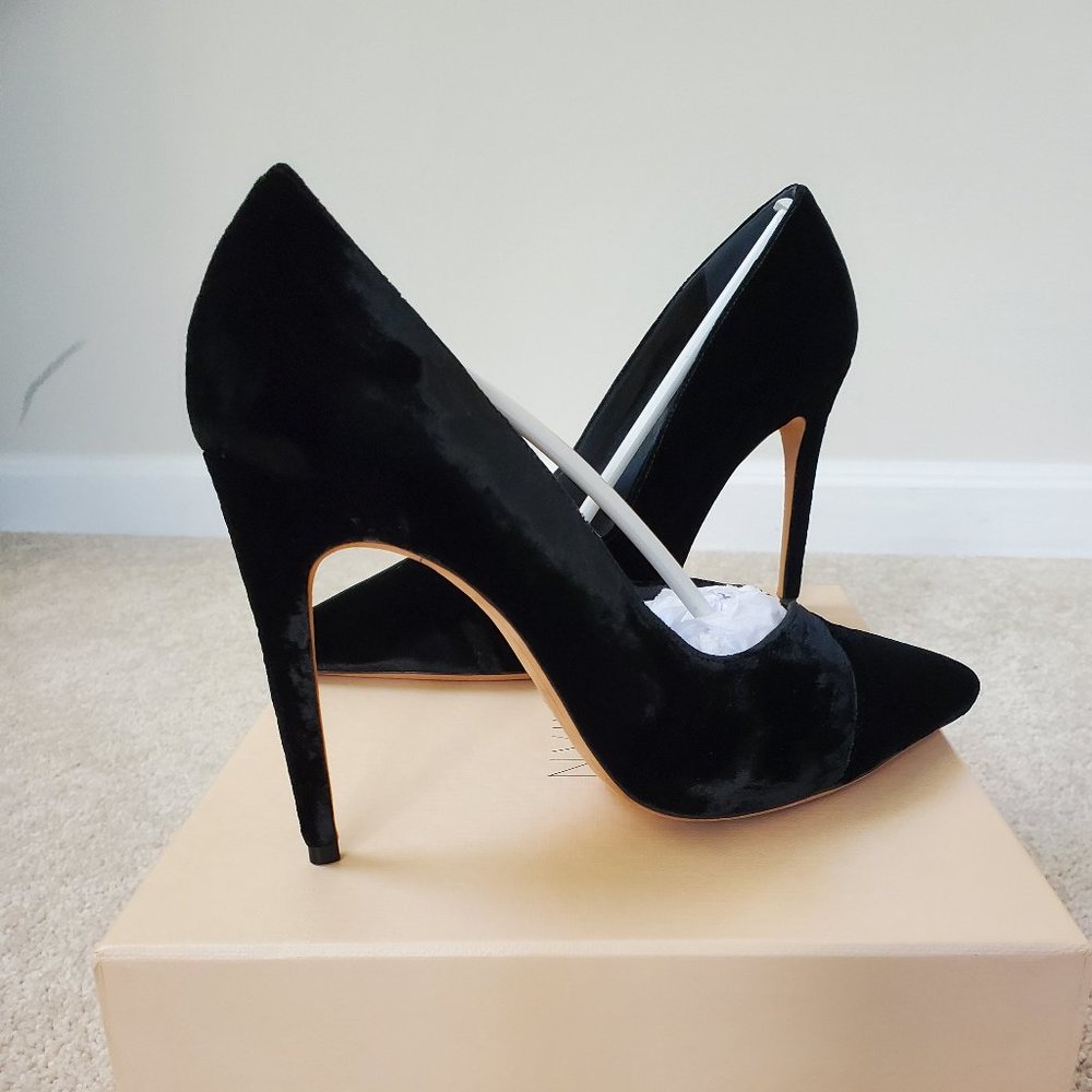Alexandre Birman Clarice Velvet Pumps (Size 10)